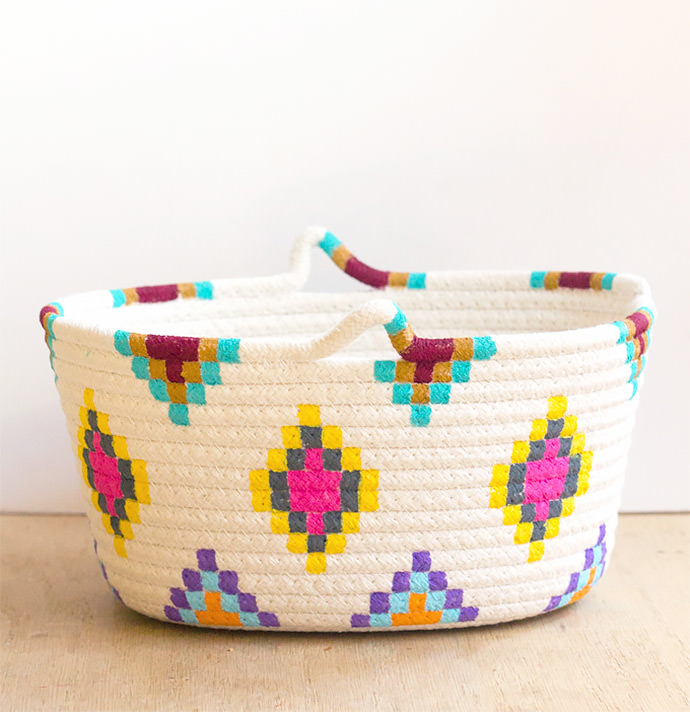DIY Kilim-inspired Painted basket, tutorial via DIY Candy